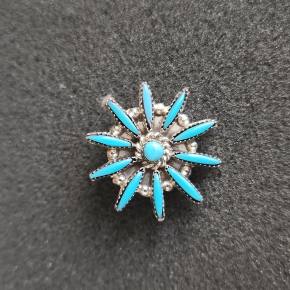Beautiful NWOT Native American Zuni Turquoise Inlaid Flower Cluster Pendant 🩵💙 - Picture 4 of 12